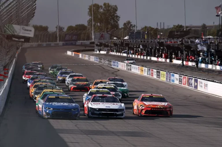 Kyle Larson Questions Stage Points, Calls Them 'Participation Awards' 6 are stage points too valuable in nascars chase for the championship Kyle Larson Questions Stage Points, Calls Them 'Participation Awards'
